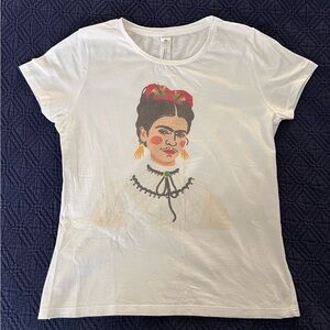 🌺 Fridha Kahlo Graphic T-shirt Size S